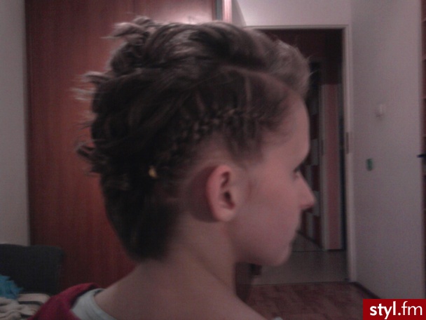 Blond Rozpuszczone Kręcone Wieczorowe Krótkie Fryzury