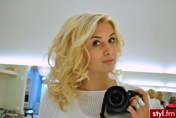Blond Rozpuszczone Kręcone Na co dzień Średnie Fryzury