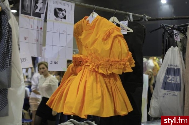 Sukienki Moda