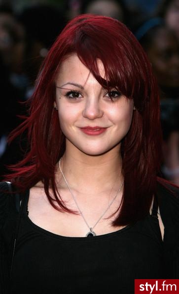 Kathryn Prescott - Średnie Fryzury