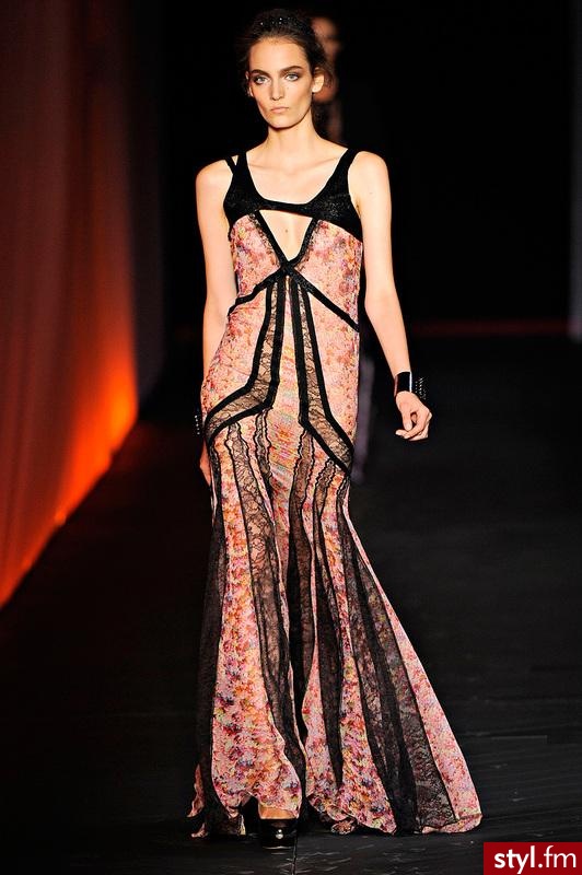 Sukienki Moda