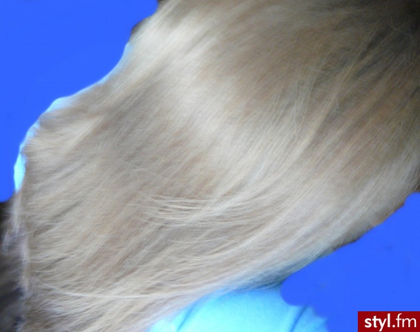 Moje włosy :) Zdjęcia zrobiłam w różnych oświetleniach. - Blond Rozpuszczone Proste Na co dzień Długie Fryzury