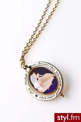 wisiorek. Disney Couture http://www.v.80spurple.com/ Jeżeli już jest proszę o link - Pozostałe Dodatki Moda