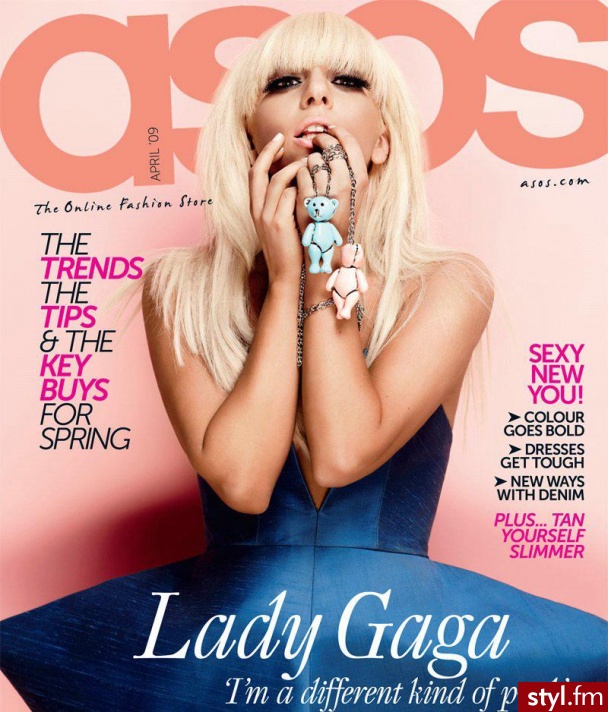 Lady Gaga i jej oryginalne naszyjniki ;D - Pozostałe Dodatki Moda