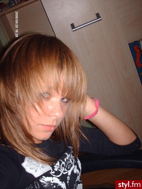 Średnie Fryzury