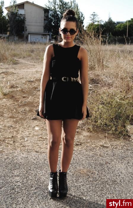 Sukienki Moda