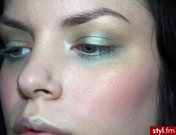 Face:      Too Faced Absolutely Flawless Concealer - Vanilla     Dior Diorskin Sculpt Foundation - 10     Manic Panic Dreamtone Flawless Foundation - White (mixed in to get the right shade)     MAD Minerals - Translucent Veil Mineral Finishing Powder - Wieczorowe Makijaże