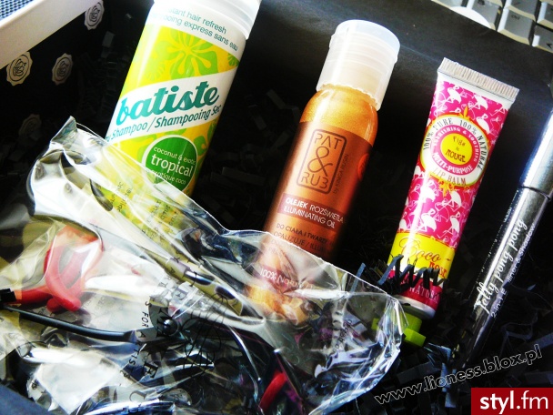 GlossyBox Czerwiec 2013 Notka na blogu na temat tego pudełeczka http://www.lioness.blox.pl - Kosmetyki