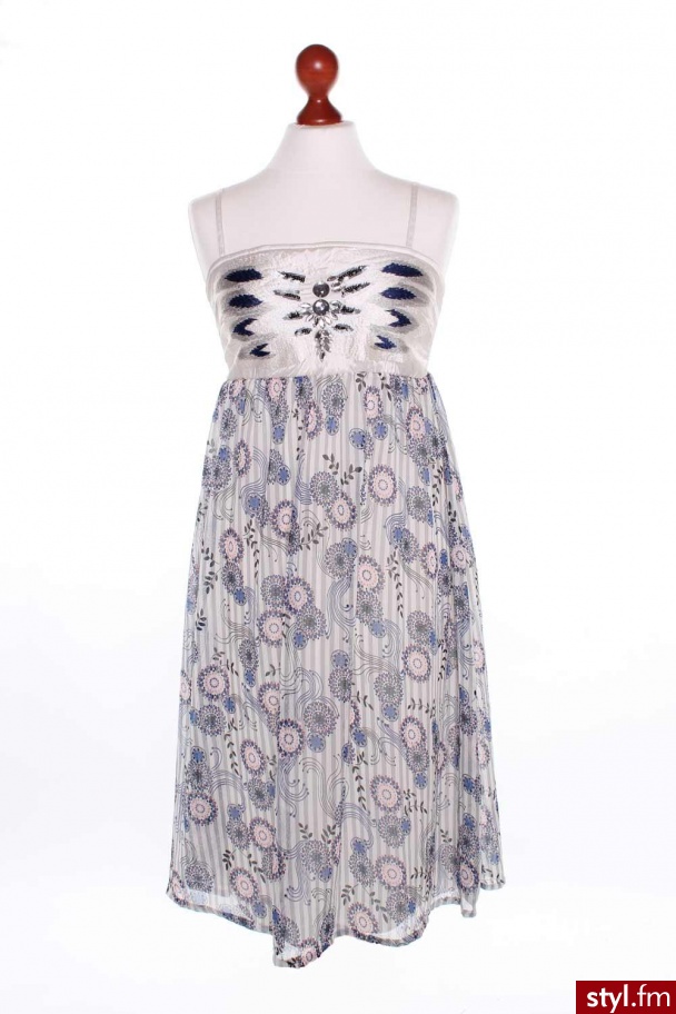 Sukienki Moda
