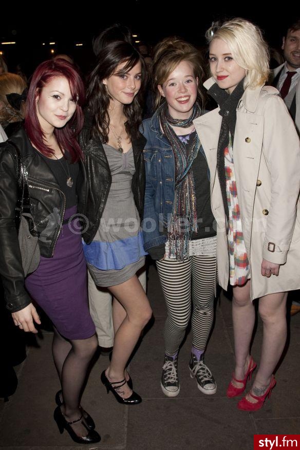 Kathryn Prescott, Kaya Scodelario ,  Lisa Backwell , Lily Loveless - Pozostałe Ciuchy Moda