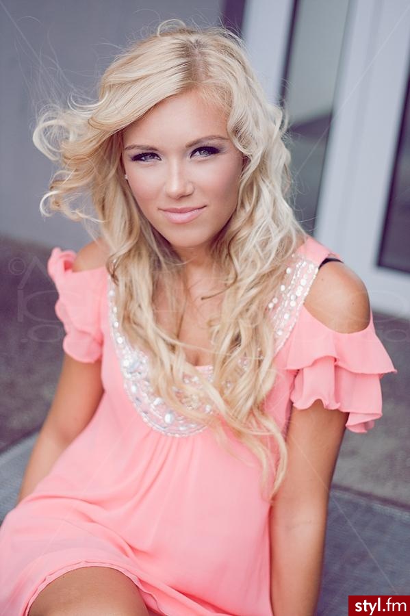 Blond Rozpuszczone Kręcone Na co dzień Długie Fryzury