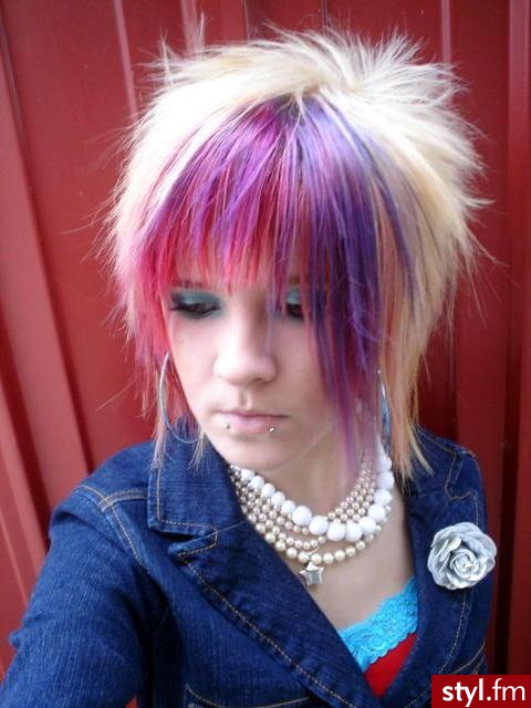 To nie mój fryz. - EMO Alternatywne Średnie Fryzury