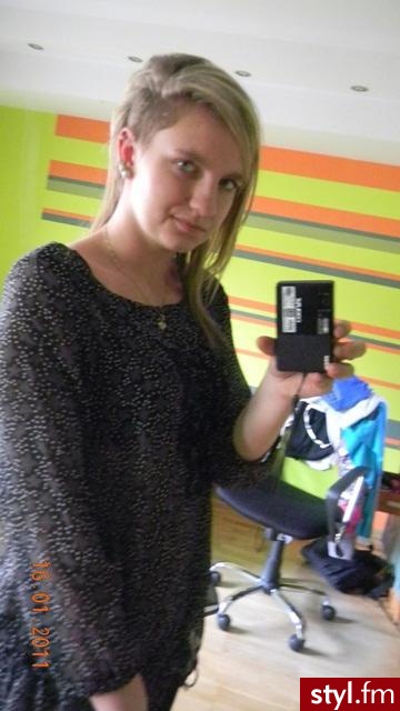 Średnie Fryzury