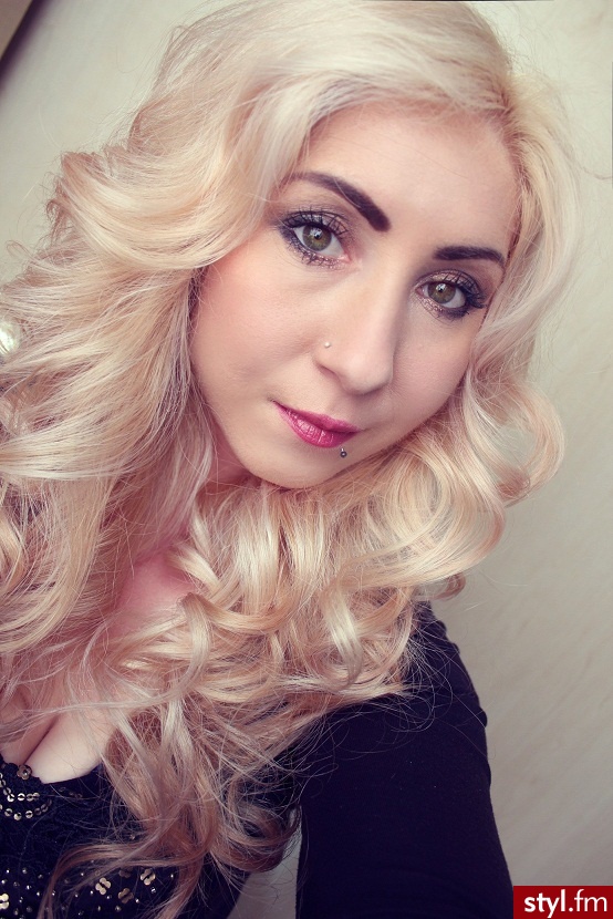 Blond Rozpuszczone Kręcone Na co dzień Długie Fryzury