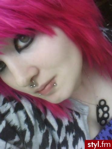 kolor <3 - EMO Alternatywne Średnie Fryzury
