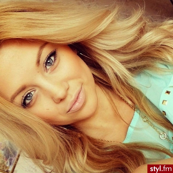 Blond Rozpuszczone Kręcone Na co dzień Średnie Fryzury