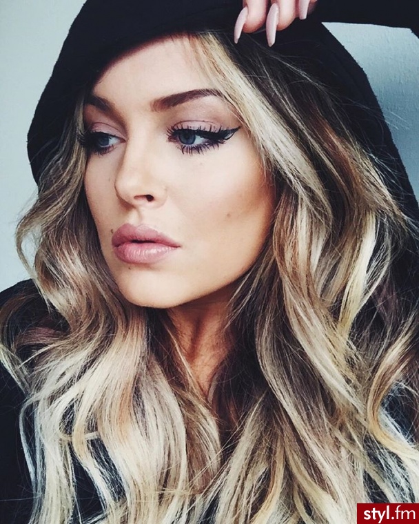 Blond Rozpuszczone Kręcone Na co dzień Długie Fryzury