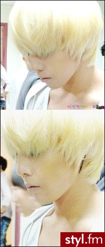 G-Dragon<3. mrahh kocham *___* ~! <3
G-Dragon <3
ilhsfmfne <3! 

niach niach blonduuu ! >O< - Krótkie Fryzury