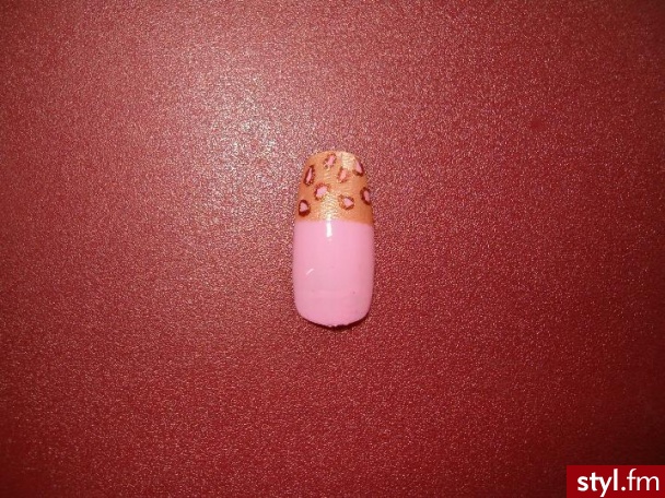 różowa panterka - Paznokcie
