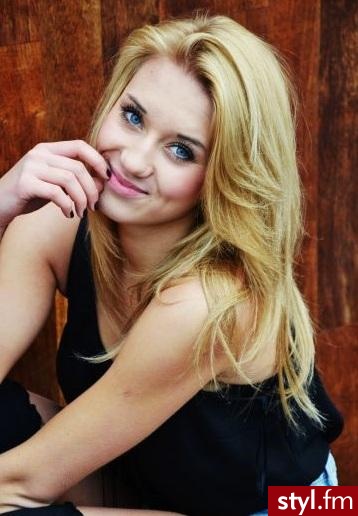Blond Rozpuszczone Proste Na co dzień Średnie Fryzury