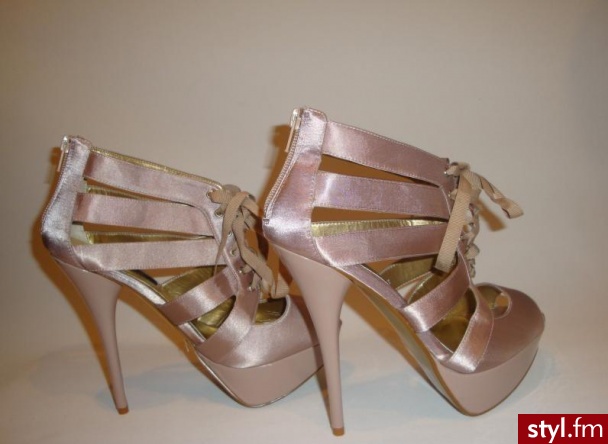 Szpilki Buty Moda