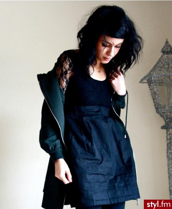 Jeżeli zdjęcie znajduje się już w galerii poproszę o link - Moda uliczna Inne Moda