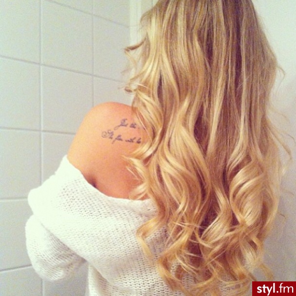 Blond Rozpuszczone Kręcone Na co dzień Długie Fryzury