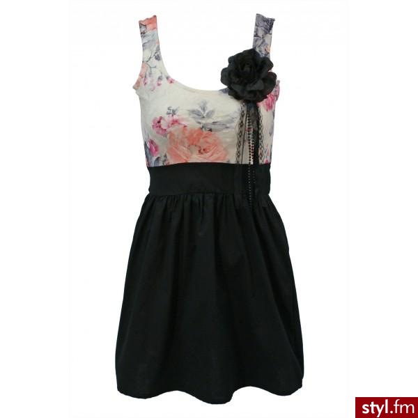 Sukienki Moda