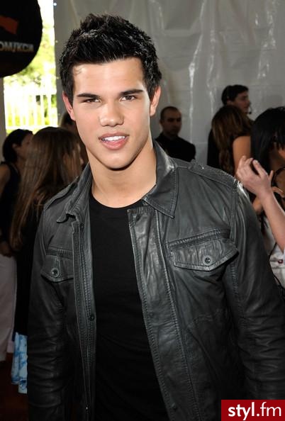 Demi Lovato & Taylor Lautner <3 - Moda uliczna Inne Moda