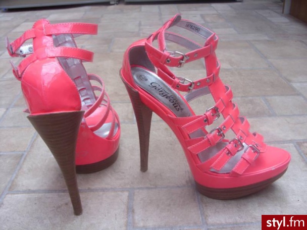 Pozostałe Buty Moda