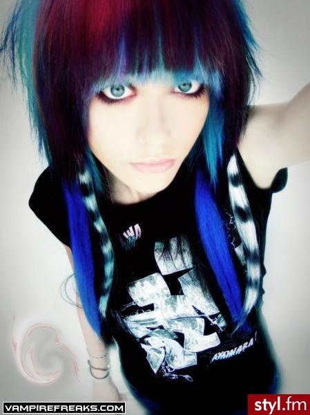 emo szał blue girl - EMO Alternatywne Średnie Fryzury