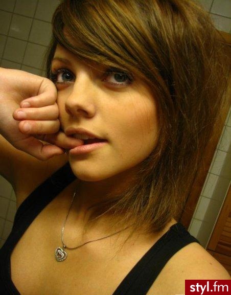 Średnie Fryzury