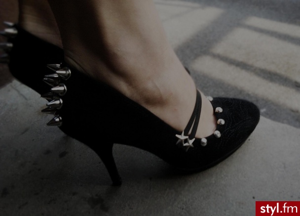 DIY mojego autorstwa. ze zwykłych szpilek STUDDED HEELS. - Szpilki Buty Moda