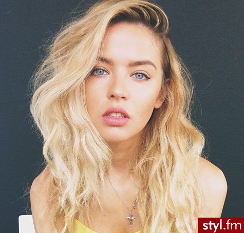 Blond Rozpuszczone Kręcone Na co dzień Długie Fryzury