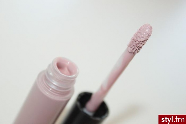 MAC LIPGLASS - Good Times - Dzienne Makijaże