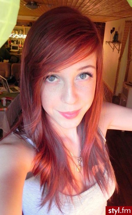 ja jestem osobą na zdjęciu więc wszelkie pytanie o kolorek proszę kierować na pw ^^ - Długie Fryzury