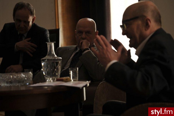 Czarny Czwartek, Janek Wiśniewski Padł.. Świetny film, piękne zdjęcia archiwalne. Nie jest zrobiony czysto historycznie ale na podstawie historii pewnej rodziny. - Misz-masz