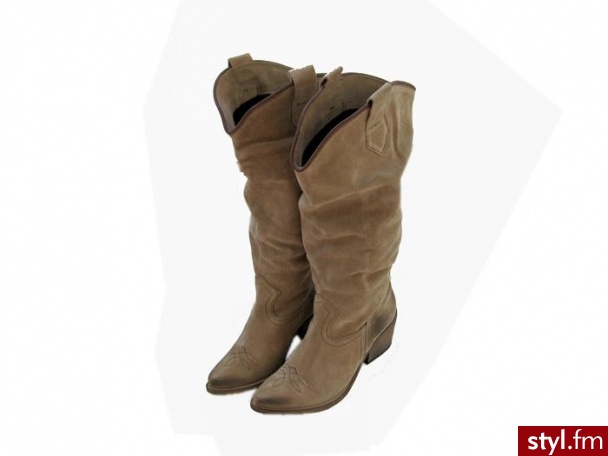 kozaki Venezia. Pobrano ze strony: http://www.allegro.pl/item959238423_venezia_37_nowa_kolekcja_wiosna_bezowe_cudo_klasa.html - Pozostałe Buty Moda
