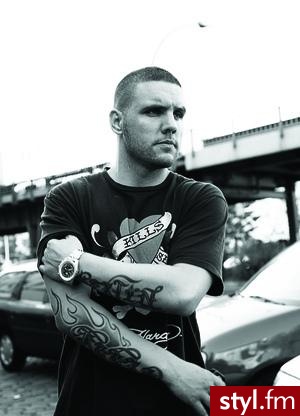 Fler:*** fajne tatuaże tylko troszke mało je widać...:( - Tatuaże