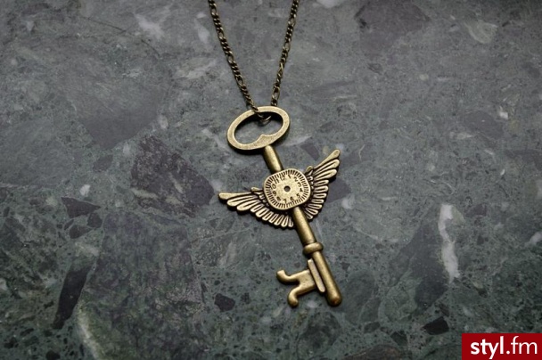 wisiorek w steampunkowym klimacie.. długość łańcuszka: 65 cm
klucz: 8 cm - Pozostałe Dodatki Moda