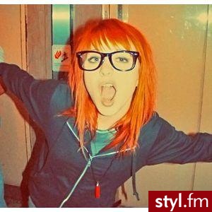 Średnie Fryzury