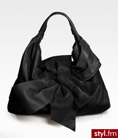 Valentino - $1,895. Dostępne dwa kolory: czarny i camel. - Pozostałe Torebki Moda