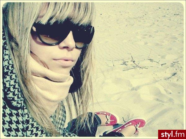 jak jest w galeri to podaj link a usunę - Nakrycia głowy Dodatki Moda