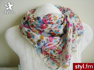 która ładniejsza? - Pozostałe Ciuchy Moda