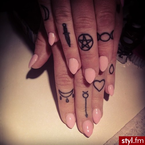 Blondi Nails Fb - Paznokcie