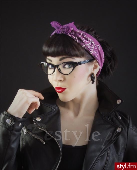 Glassy. Ta modelka z restyle jest boska!! - Nakrycia głowy Dodatki Moda