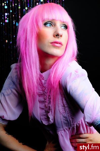 ............... - Punk Rock Alternatywne Średnie Fryzury