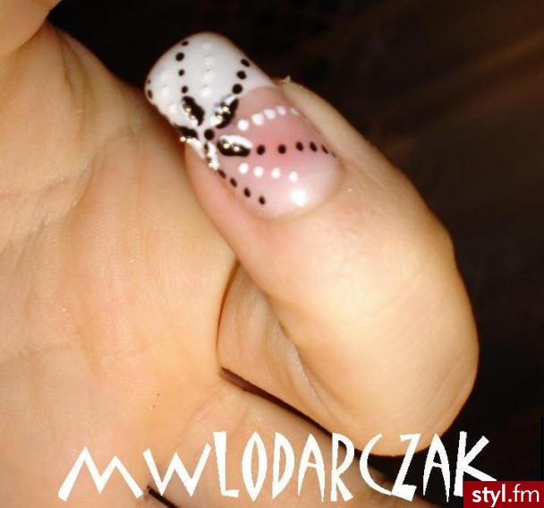 Autor: mwlodarczak biało-czarne. Autor: <b>mwlodarczak</b><br /> - Paznokcie
