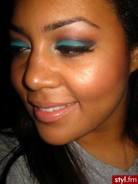 makijaż. Eyes - all MAC
Jewel Blue (lid)
Brown Script (crease)
Shroom (highlight)
Carbon (crease/lower lid)
Vanilla p/m (inner corner)
Blacktrack f/l
Ardell Whispies lashes - Makijaże