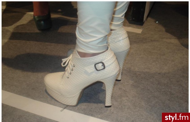 Pozostałe Buty Moda